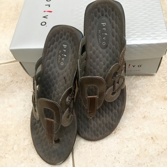 Privo slip on thong. Taupe multi-color. - Picture 2 of 5